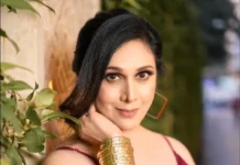 Meenakshi Seshadri Opens Up About Casting Couch. Recalls Being Asked: โWhy Donโt You Come To My Room?โ Meenakshi Seshadri Opens Up About Casting Couch. Recalls Being Asked: โWhy Donโt You Come To My Room?โ