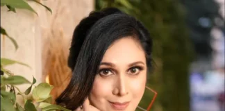 Meenakshi Seshadri Opens Up About Casting Couch. Recalls Being Asked: “Why Don’t You Come To My Room?”