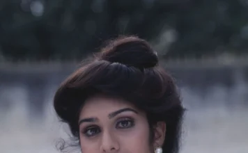 Meenakshi Seshadri: Boyfriends, Husband, Family, Net Worth, Affairs, Body Measurements